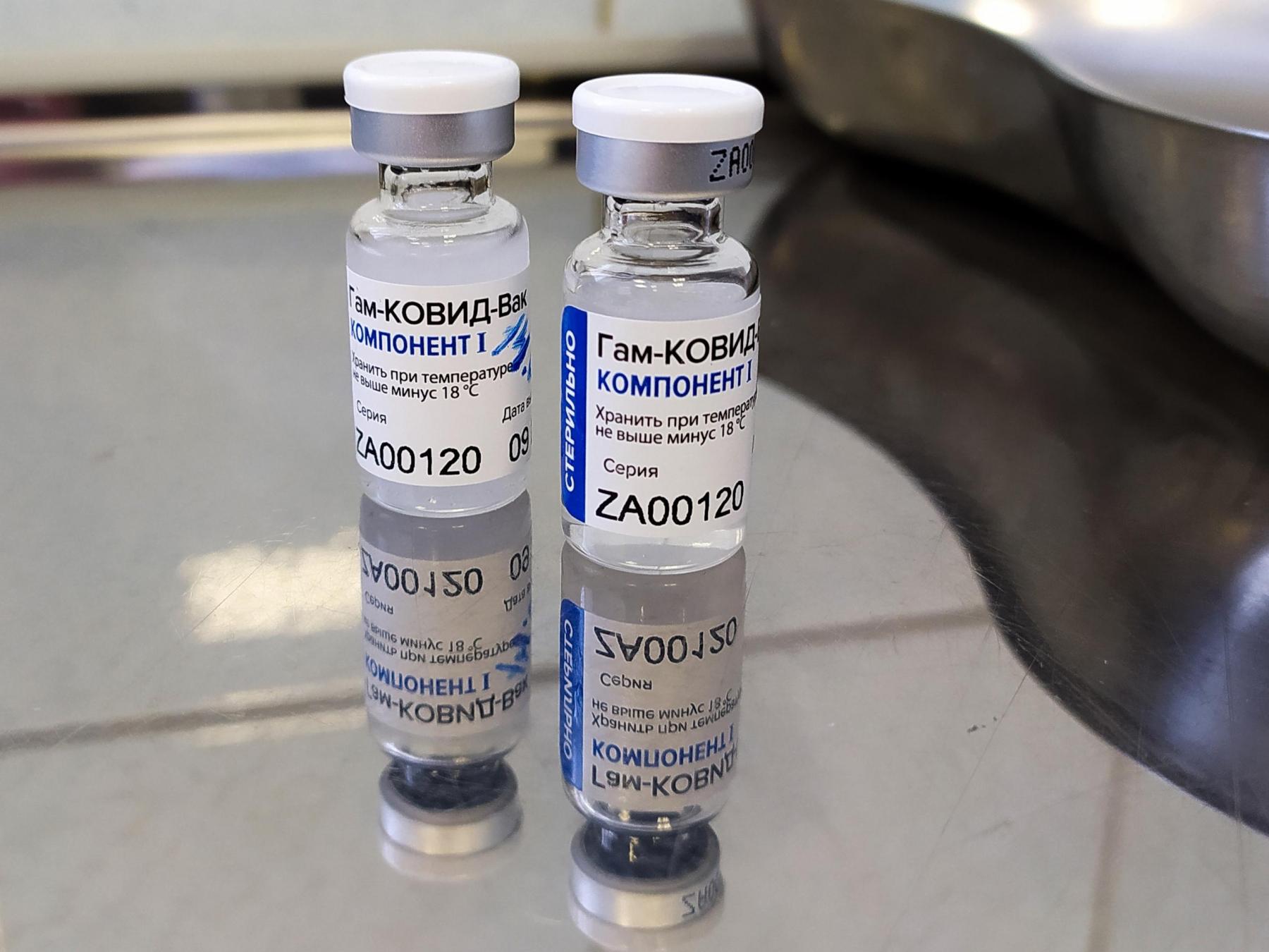 Фото Вакцины от коронавируса «Спутник V», «ЭпиВакКорона» и «КовиВак» – какую сделать в июне 2021 года 2
